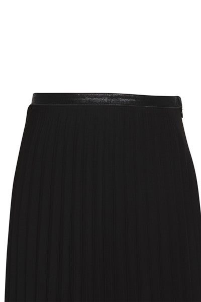 Pleated skirt waist band 