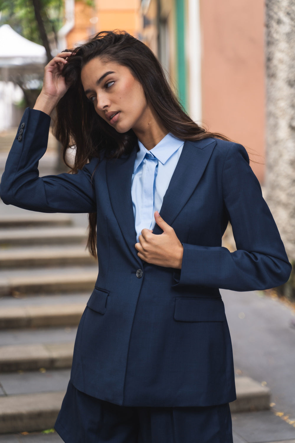 Tailored Blazer with blue silhouette shirt 