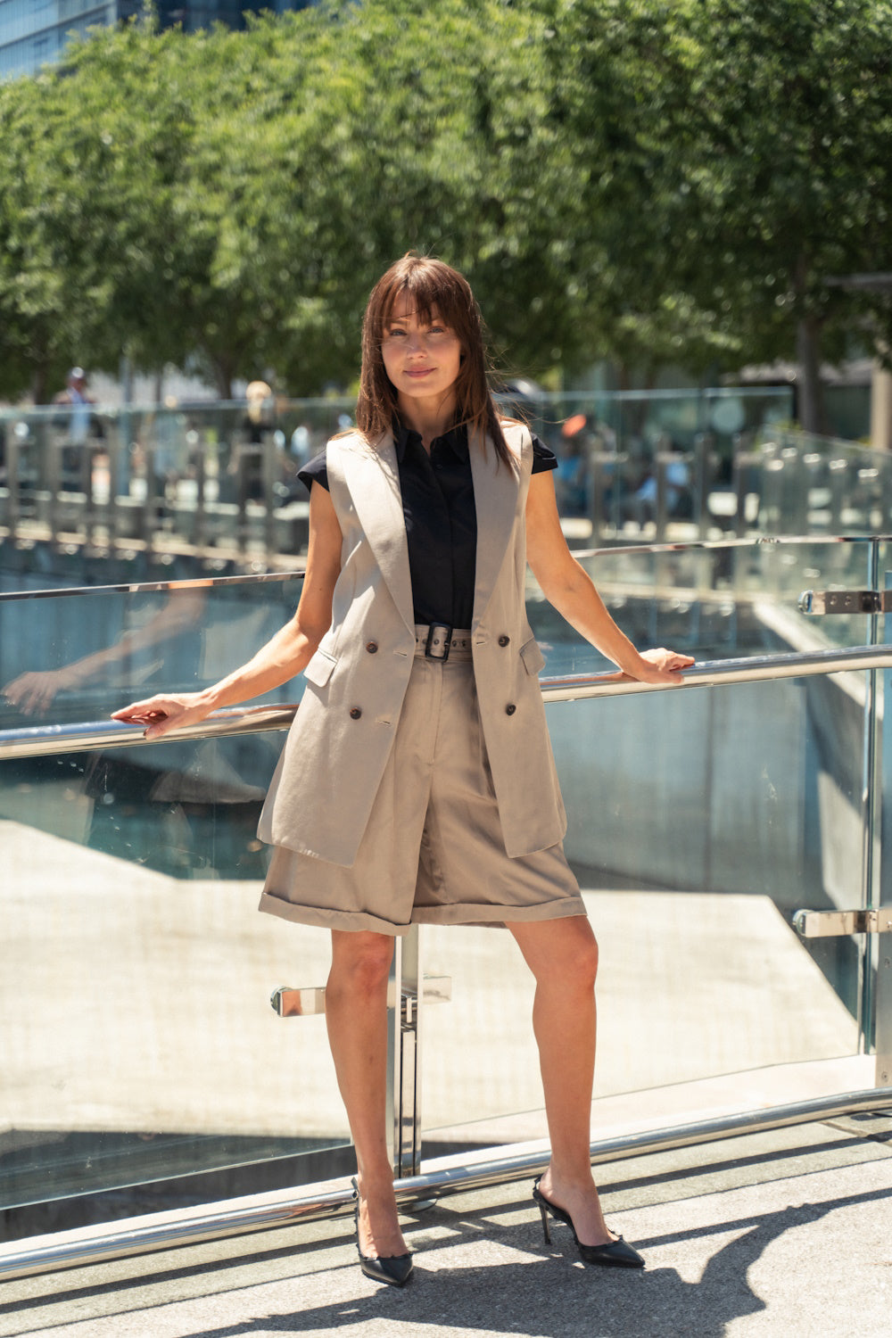 Sleeveless Blazer, Silhouette Shirt and relaxed shorts 